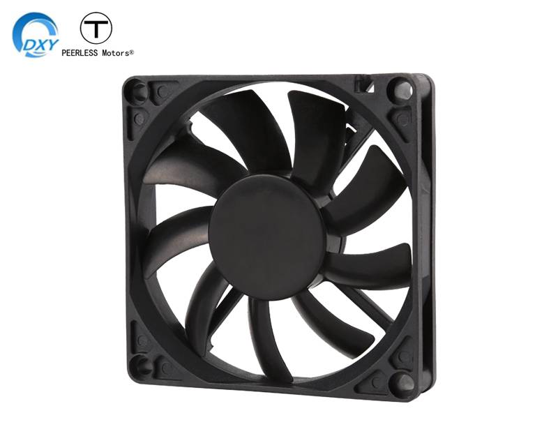 8015直流风扇侧面