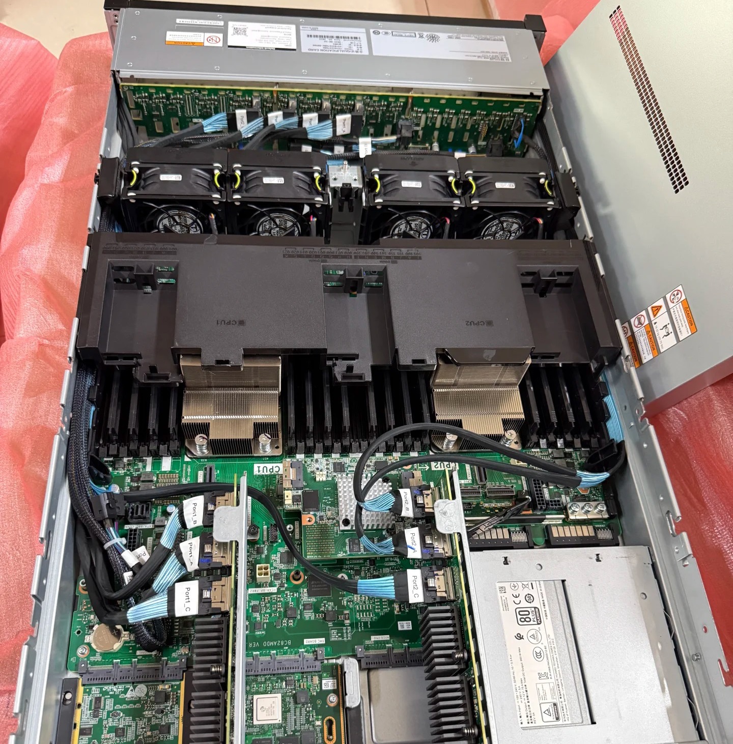 1765417061175607.jpg 服务器图片一.jpg